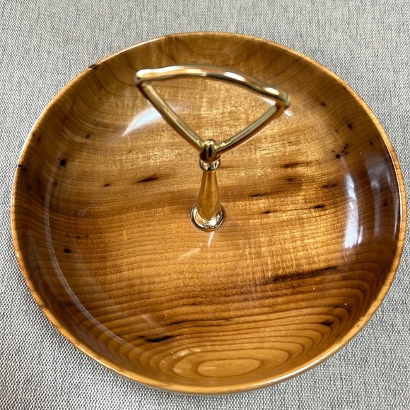 Vintage  Myrtlewood Candy/Nut dish with center handle - Picture 6 of 8